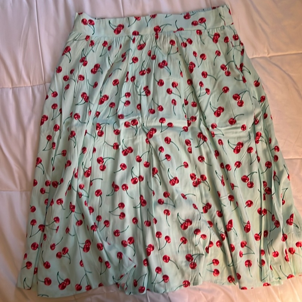 Torrid retro chic size 0 blue cherry midi skirt new with tag
